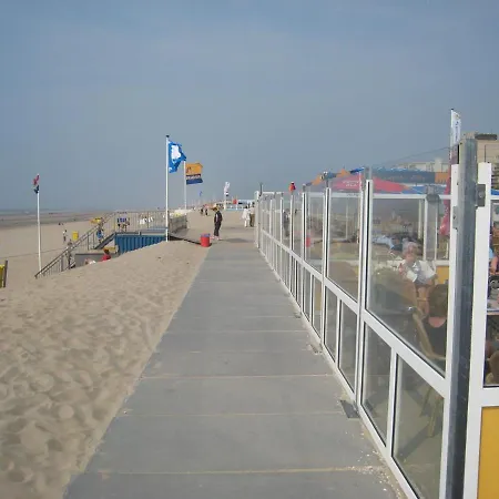 Serene Holiday In Aan Zee With Terrace 펜션 노르트베이크