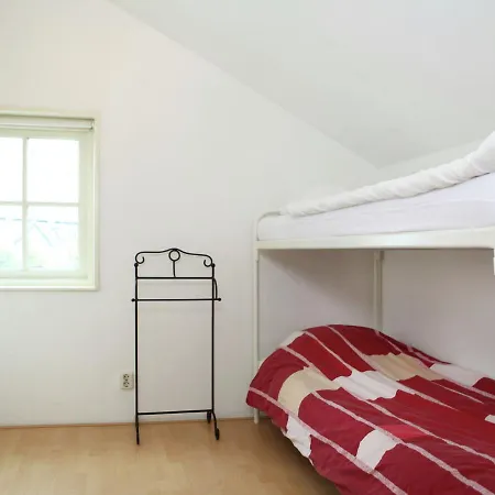 펜션 Serene Holiday In Aan Zee With Terrace *
