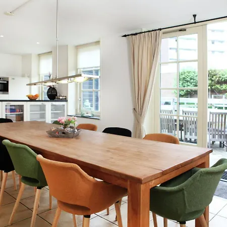 Serene Holiday In Aan Zee With Terrace 펜션 *